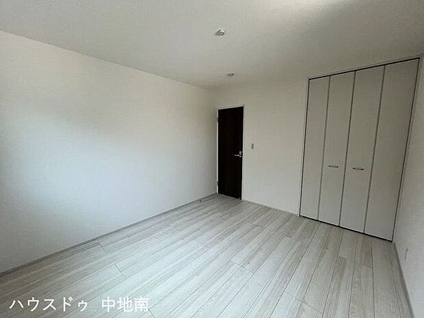 7帖の洋室は子供部屋に最適♪