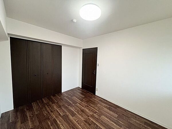 5帖の洋室は子供部屋に最適です♪