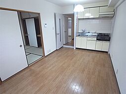 Lumiere 2階2DKのリビング/ダイニング