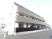 館林駅より徒歩11分 築7年 3階建の賃貸物件