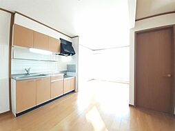 プチレジデンス ディーヴァ D 2階2LDKのリビング/ダイニング