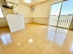 コスミオン B 2階2LDKのリビング/ダイニング