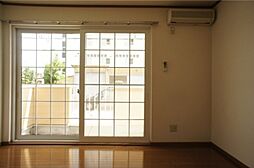 ドゥーブリズK III 1階2DKのリビング/ダイニング