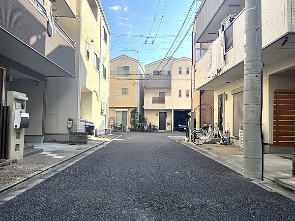 周辺交通量も少ない大型分譲地です♪
