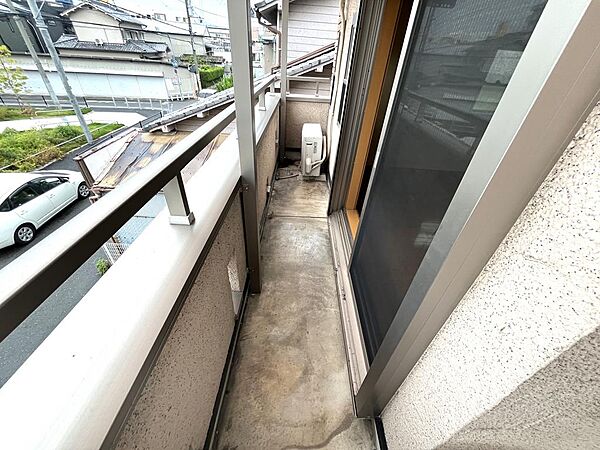 二面バルコニーで陽当たり、通風良好です♪