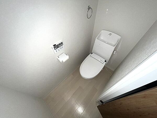 高機能ウォシュレット便座付きトイレです♪