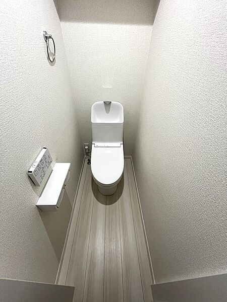 高機能ウォシュレット便座付きトイレ2か所にございます♪
