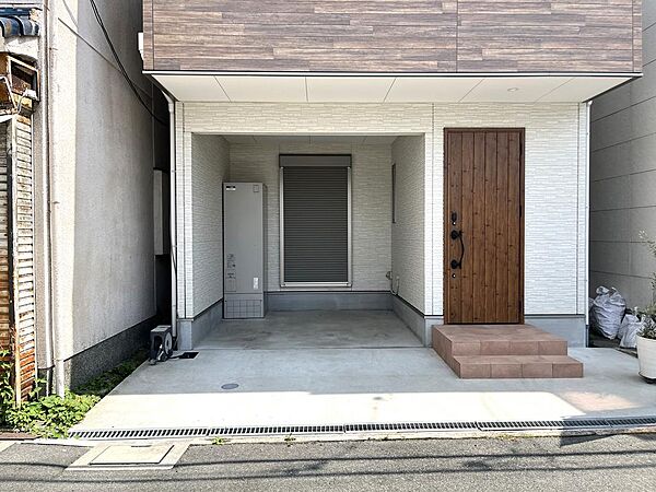 ハイルーフ車駐車可能です♪