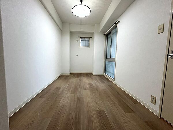 二面採光で明るい日差しが差し込むお部屋です♪