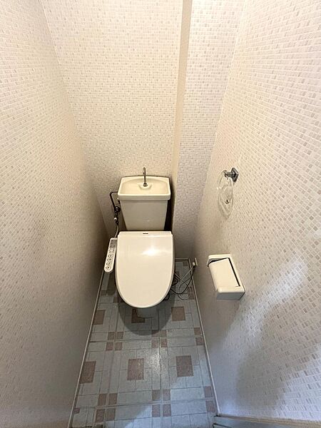 高機能ウォシュレット便座付きトイレです♪