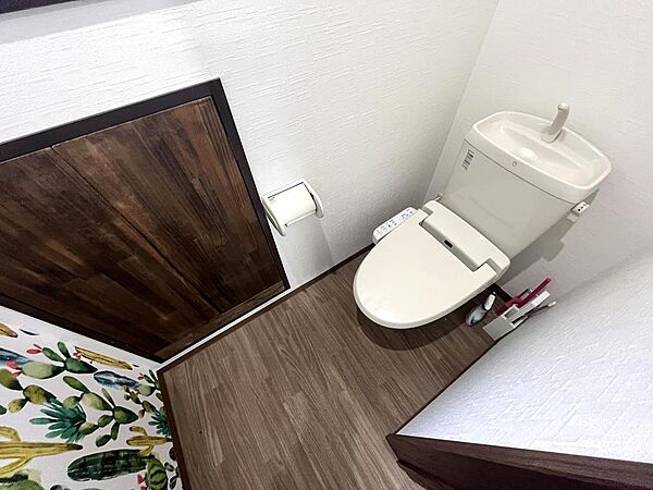 高機能ウォシュレット便座付きトイレです♪