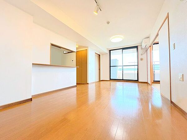 「画像は実際の写真にCG加工（家具や調度品の削除や合成）を加えたもので実際とは異なる場合があります。」