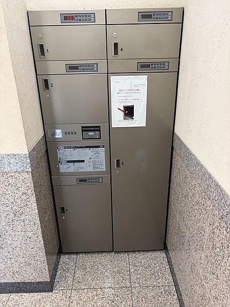 宅配ロッカー