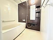 新規交換のユニットバス。１日の疲れを癒してくれます♪