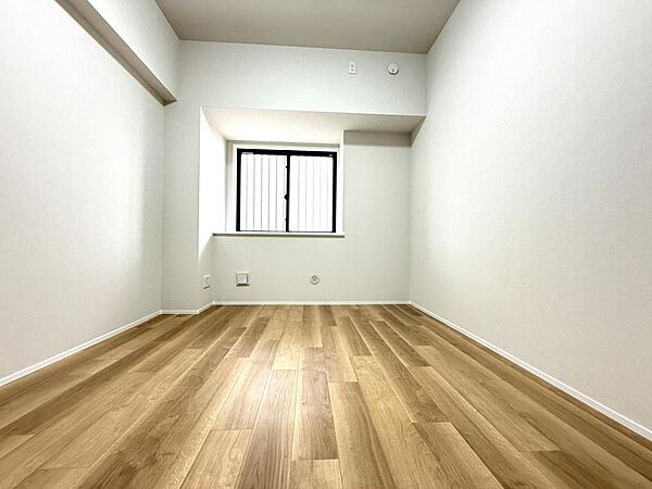 6帖の寝室。広さ十分、レイアウトも自由自在です！