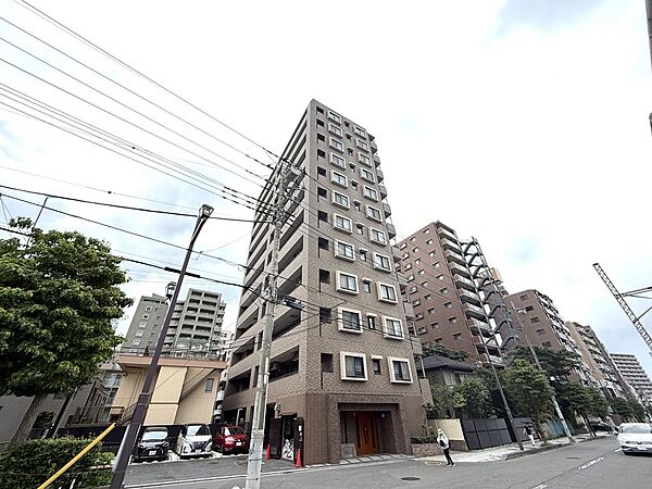 マンション外観です。高級感がありますね！