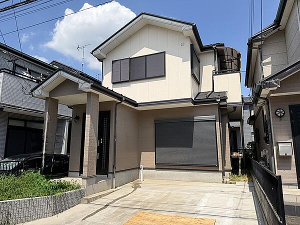 日当たりの良い外観ですね！リフォーム中ですが７割完成！ご案内も可能です！