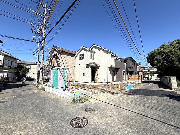 人気の角地！４７坪の整形地です！日当たり良好です！