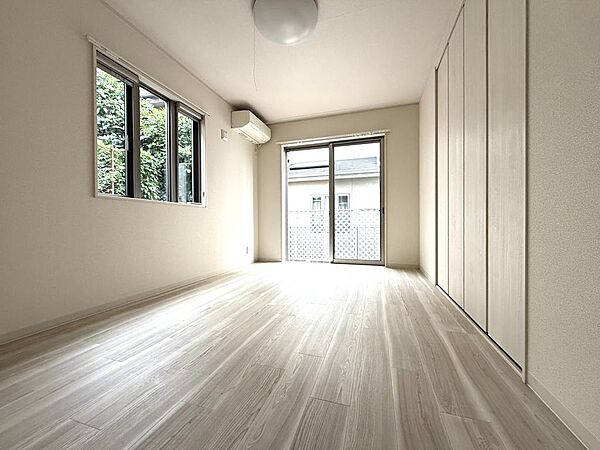 6.7帖の主寝室。
