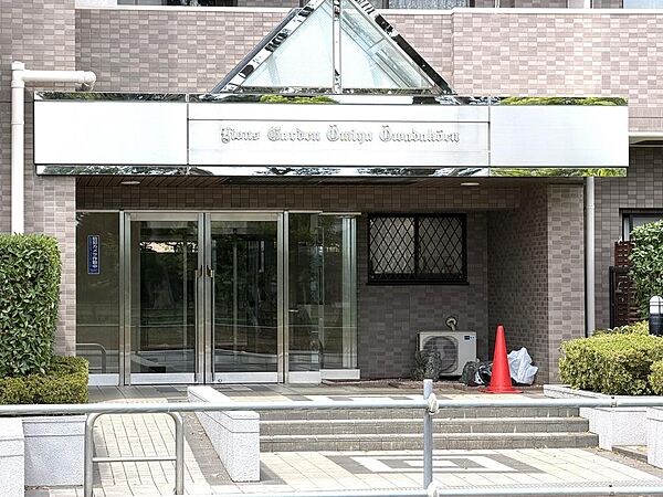 高級感のあるエントランス。