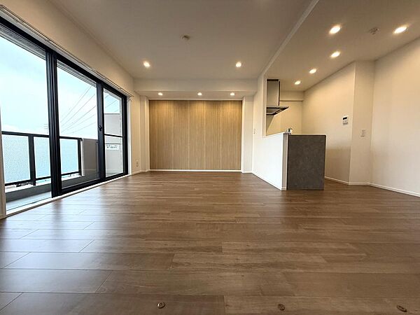 窓も多く明るいLDK