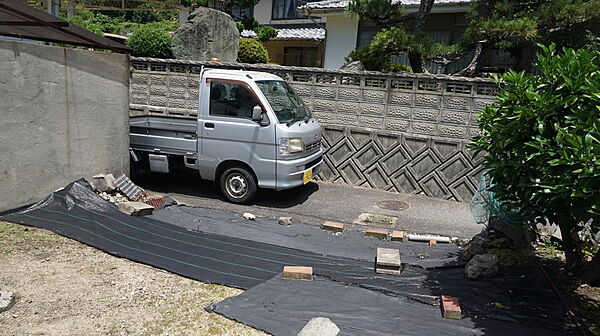 前面道路(軽自動車通行可能)