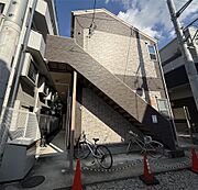 鶴間駅より徒歩10分 1階 築6年の賃貸物件