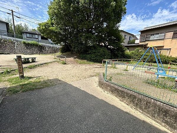 檜尾児童公園 80m