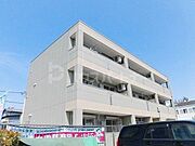 市川駅よりバス18分 徒歩8分 築9年8ヶ月 3階建の賃貸物件