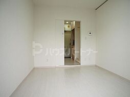 ビューパレー市川 4階ワンルームのリビング/ダイニング