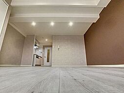 コニファープラザ新福 7階1LDKのリビング/ダイニング