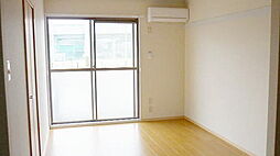 ホワイトメゾン東新町 1階2LDKのリビング/ダイニング