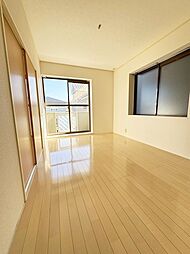 ジュネス西崎 2階2LDKのリビング/ダイニング