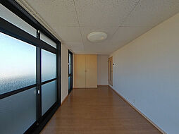 フローラ都紀β 3階1Kのリビング/ダイニング