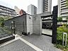 その他：都会的なデザインの駐輪スペース。大切な自転車を雨風から守り、快適な暮らしをサポートします。