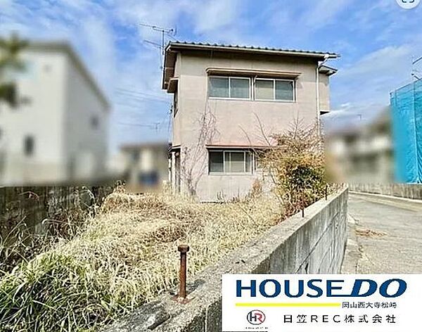 敷地東側からの撮影となります。
