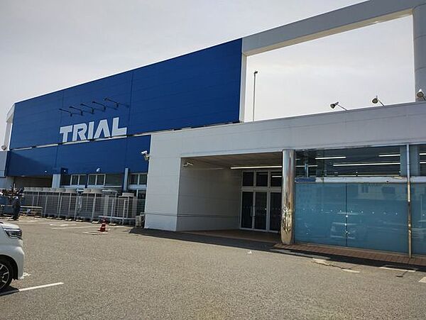トライアル東岡山店 950m