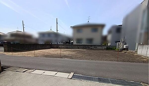 主要道へ好アクセス。毎日の通勤・通学がスムーズな快適立地です。第一種住居地域のため生活利便施設が充実しています。