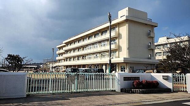岡山市立旭操小学校 1240m