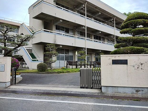 岡山市立上道中学校 1370m
