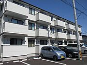 陸前高砂駅より徒歩19分 築12年2ヶ月 3階建の賃貸物件