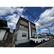 名取駅より徒歩9分 築3年3ヶ月 3階建の賃貸物件