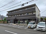 泉中央駅より徒歩6分 3階 築11年9ヶ月の賃貸物件