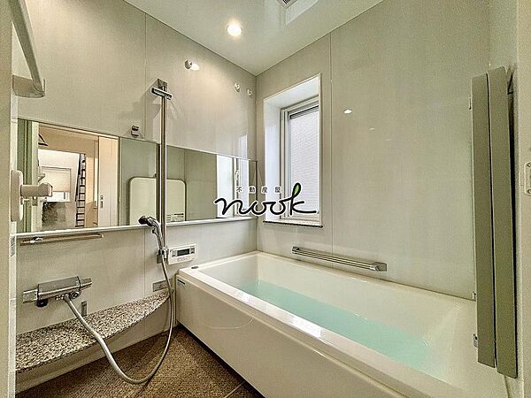 広めに設けられた1.25坪の浴室。一日の疲れをゆっくりほどいてくれる場所です。