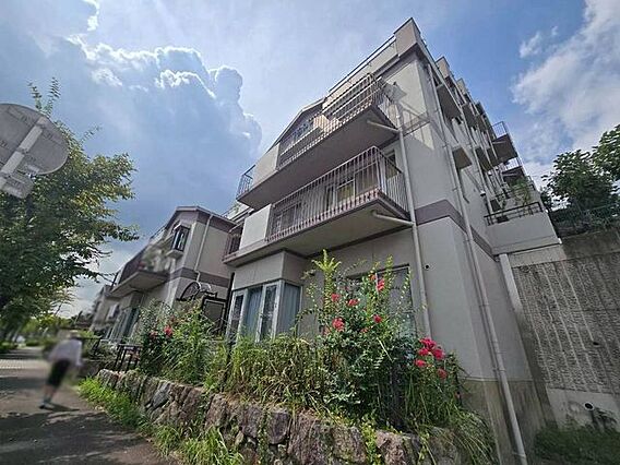 徒歩5分圏内に...