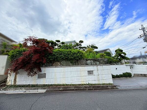小学校が徒歩10分圏内、中学校も徒歩20分圏内に揃う、子育て世帯に嬉しい住環境です♪