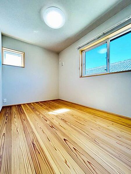 全居室収納でご家族それぞれの荷物を整理しやすく、お部屋をゆったりお使いいただけます♪