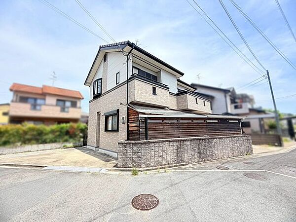 1・2階それぞれにトイレを備え、生活動線に配慮した間取りです。忙しい朝や来客時にも便利です♪