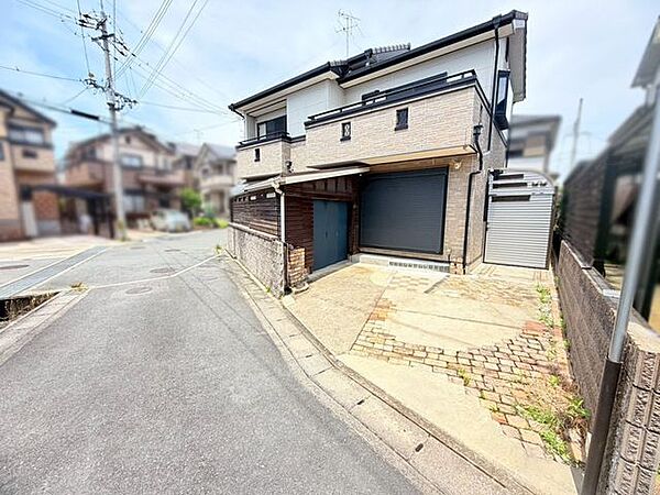 徒歩10分圏内に小・中学校が揃い、お子様の通学や送り迎え、学校行事にも便利な立地です♪