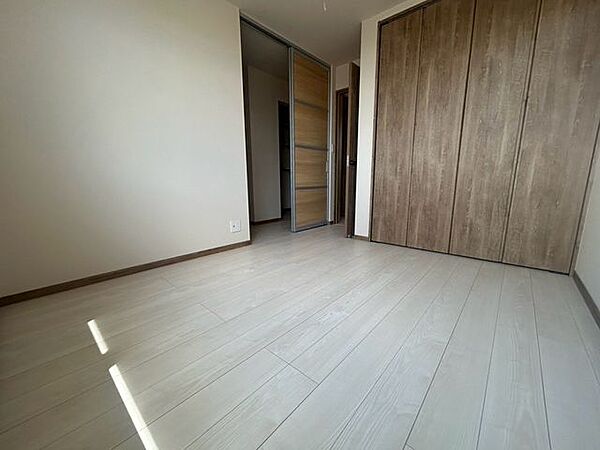 居室を2階・3階に集約し、プライベート空間を確保しやすい間取りです♪